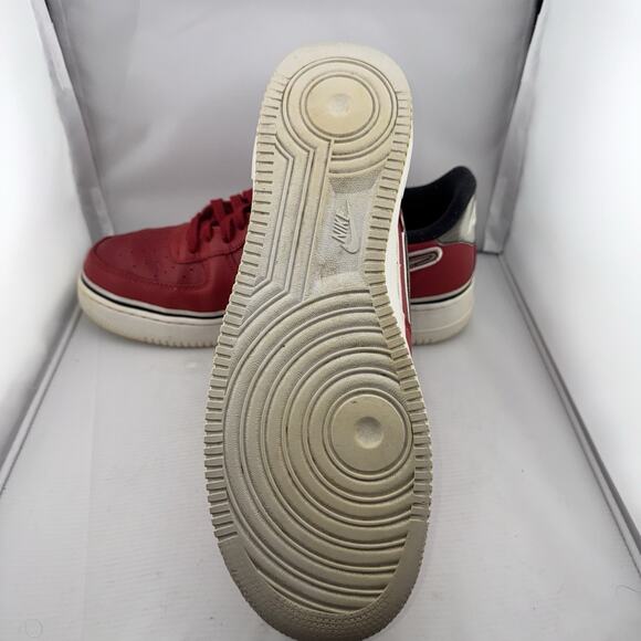 Nike‎ Air Force 1 ’07 LV8 NBA Red Gold Swoosh Men’s Sz 13 Retro Sneakers Shoes main image 9